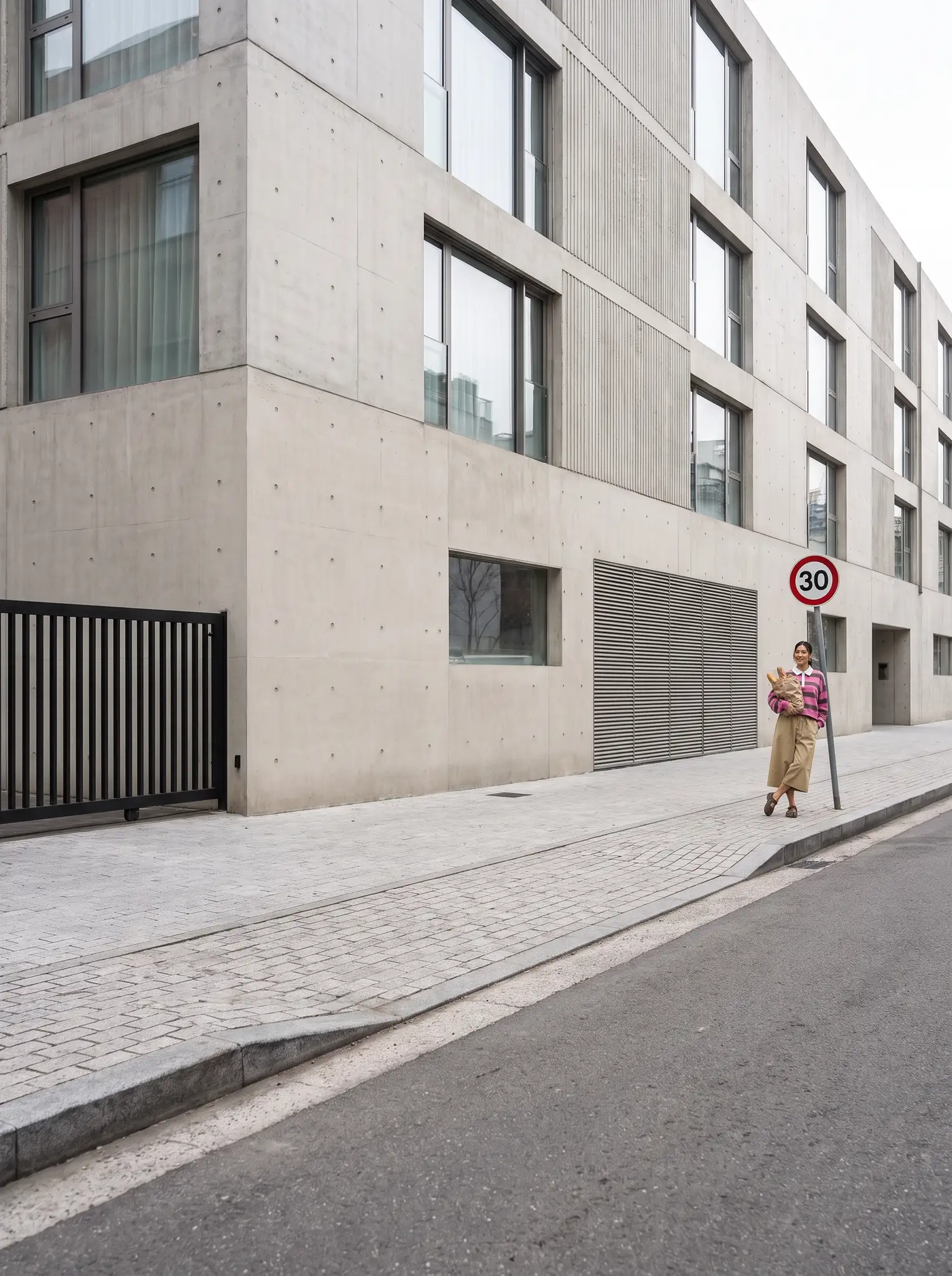 Establishing Shot — F09